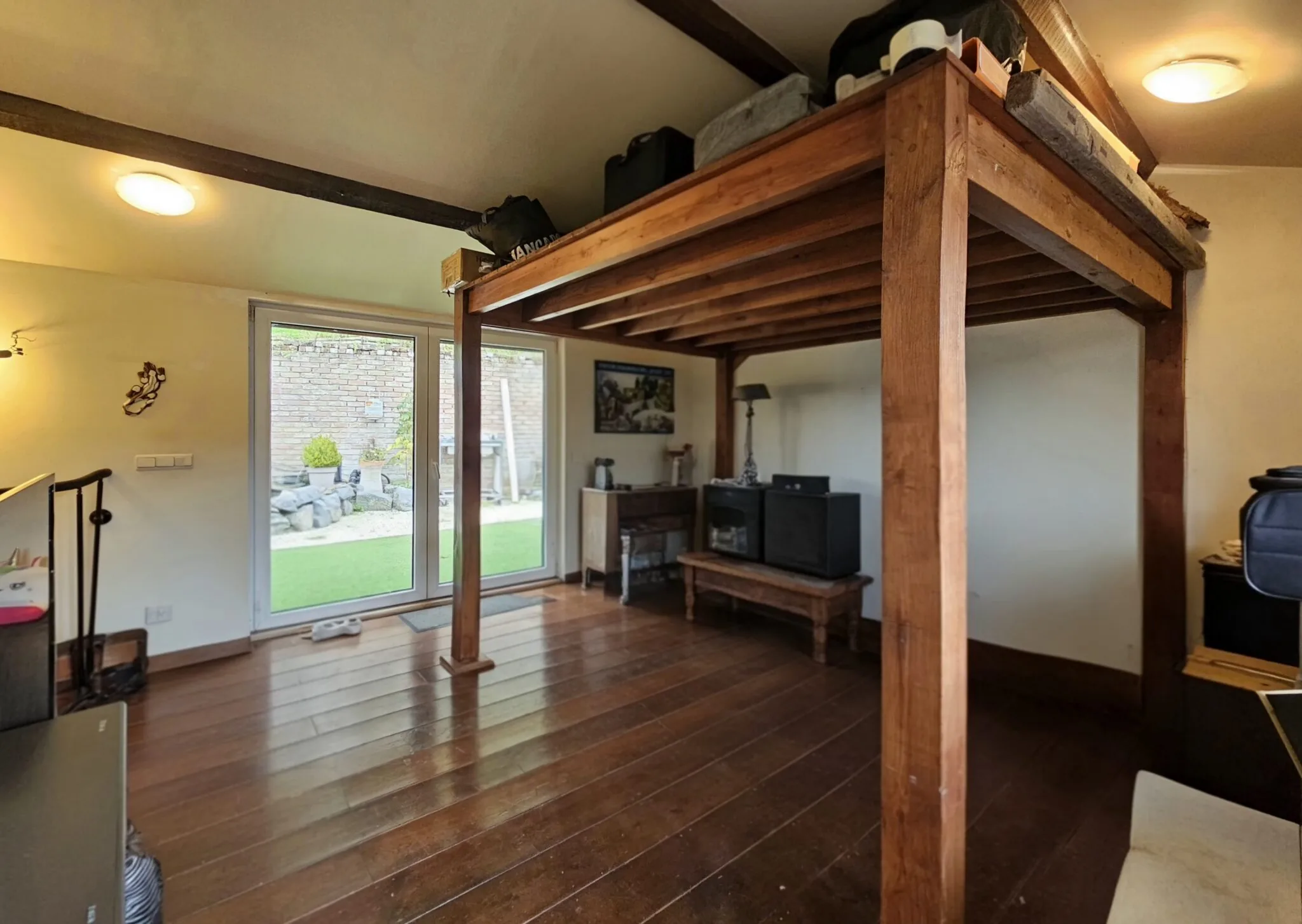 Photo 12